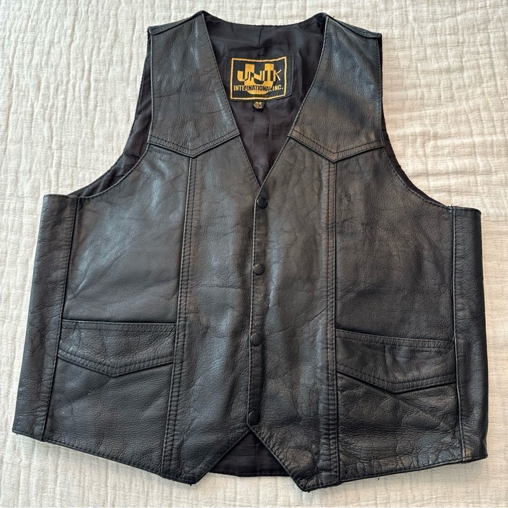 Unik Heavy Leather Vest Mens Size 44 Black Biker Motorcycle, 2 Inner Pockets